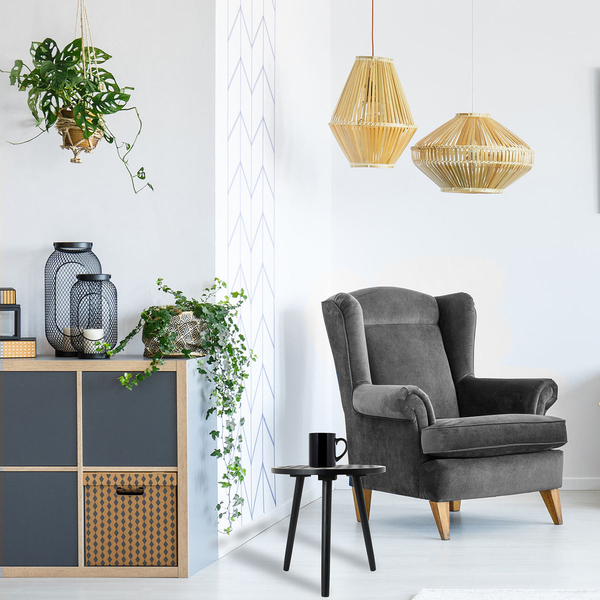 Table D Appoint Bois A Motif Noir Lisere Dore